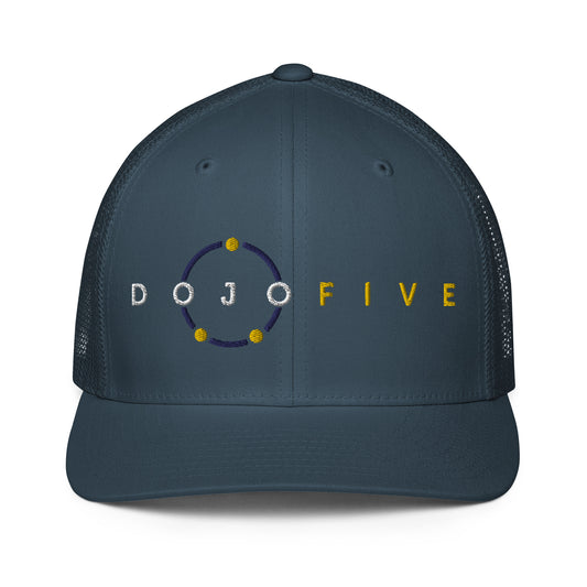 Closed-back trucker cap